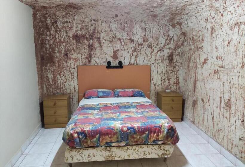 Radeka Downunder Underground Motel