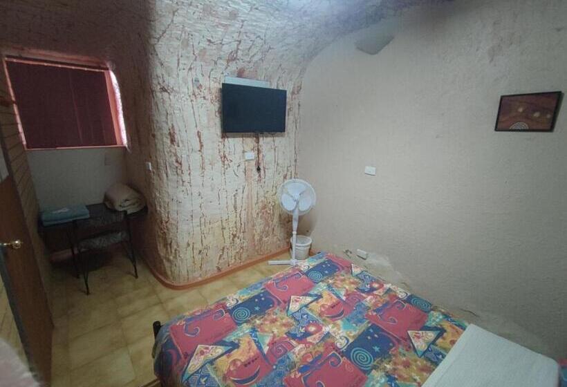 Radeka Downunder Underground Motel