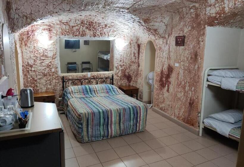 Radeka Downunder Underground Motel