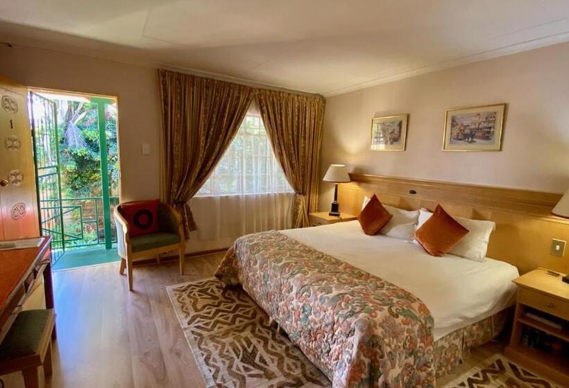 Shamrock Arms Guest Lodge