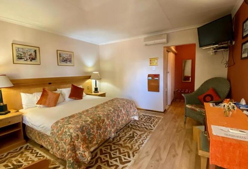 Shamrock Arms Guest Lodge