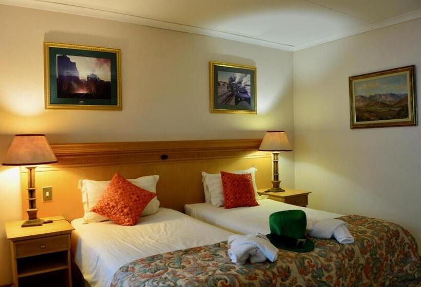 Shamrock Arms Guest Lodge