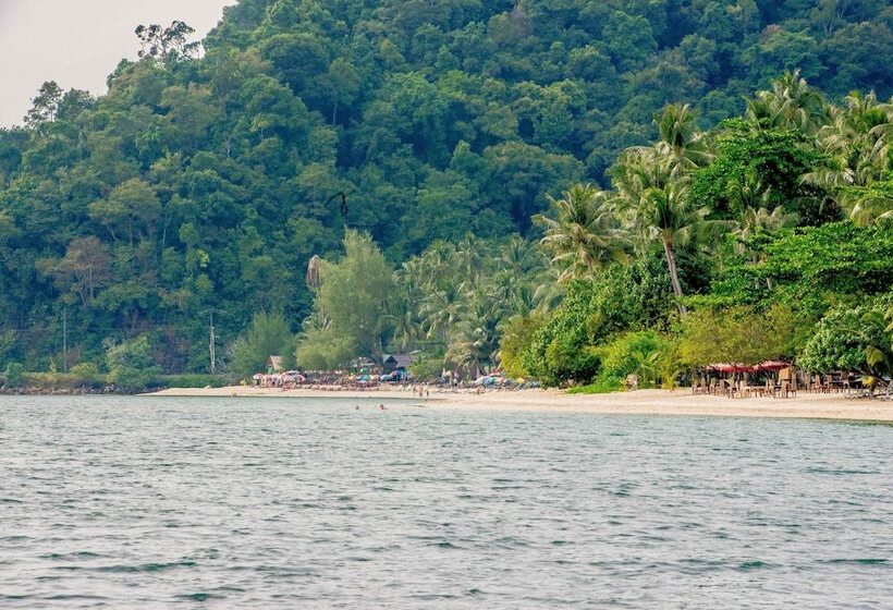 The Tropical Beach Resort