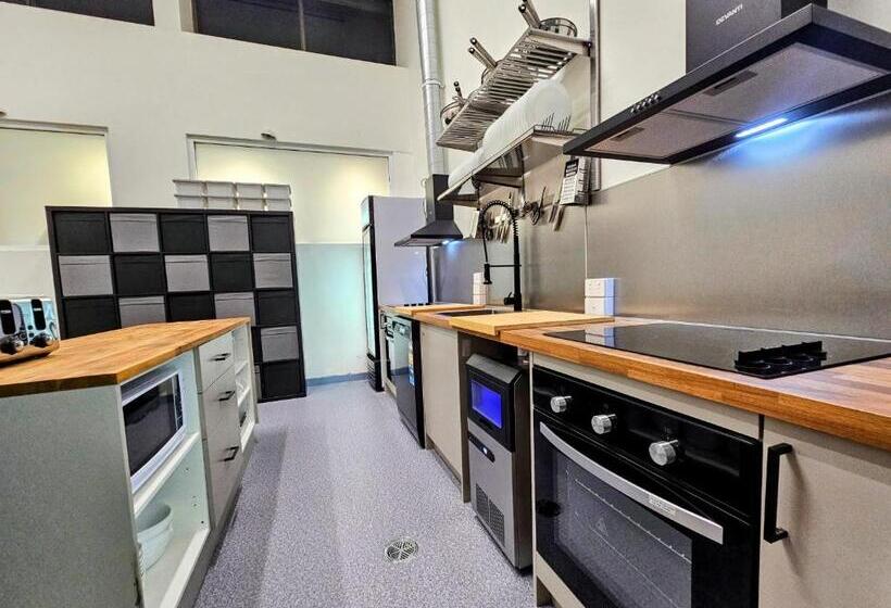 Trademark Hostel Sydney