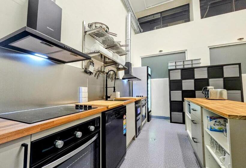 Trademark Hostel Sydney