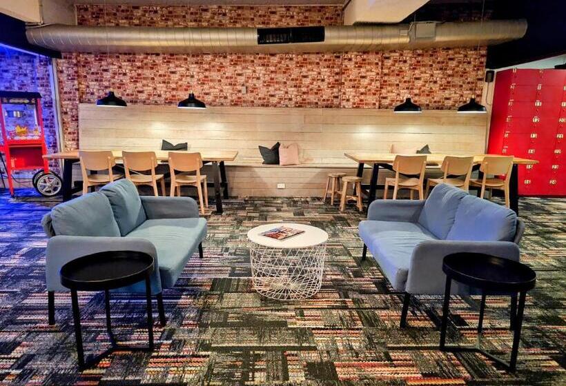 Trademark Hostel Sydney