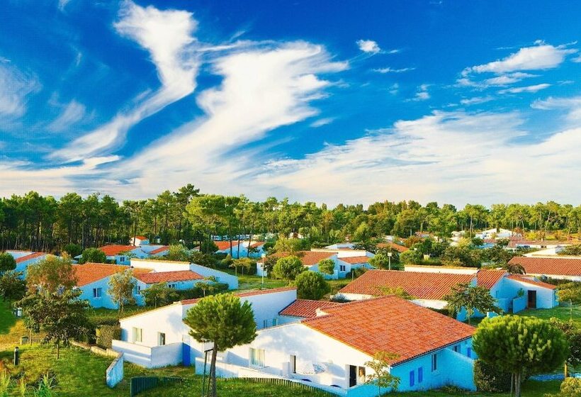 Village Club De La Grande Baie