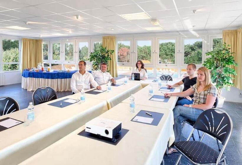 Village Club De La Grande Baie