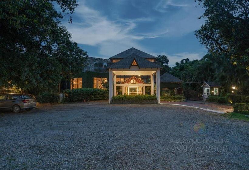 Wood Castle Spa & Resort