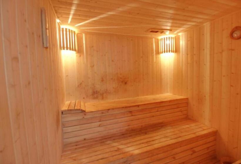 Wood Castle Spa & Resort