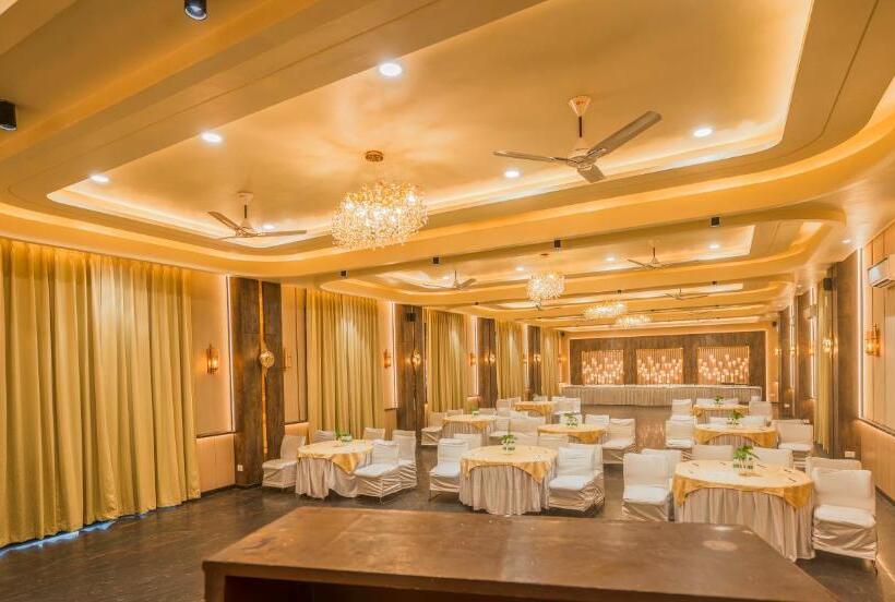 Wood Castle Spa & Resort