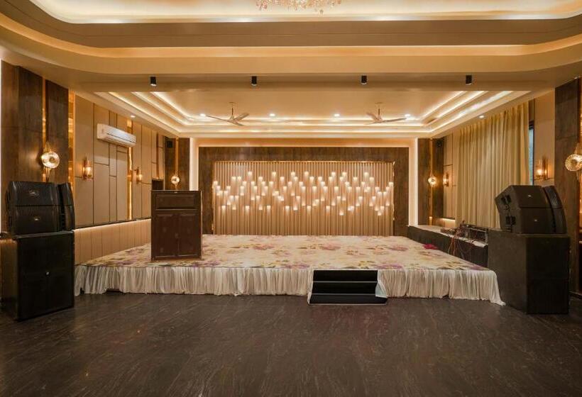 Wood Castle Spa & Resort