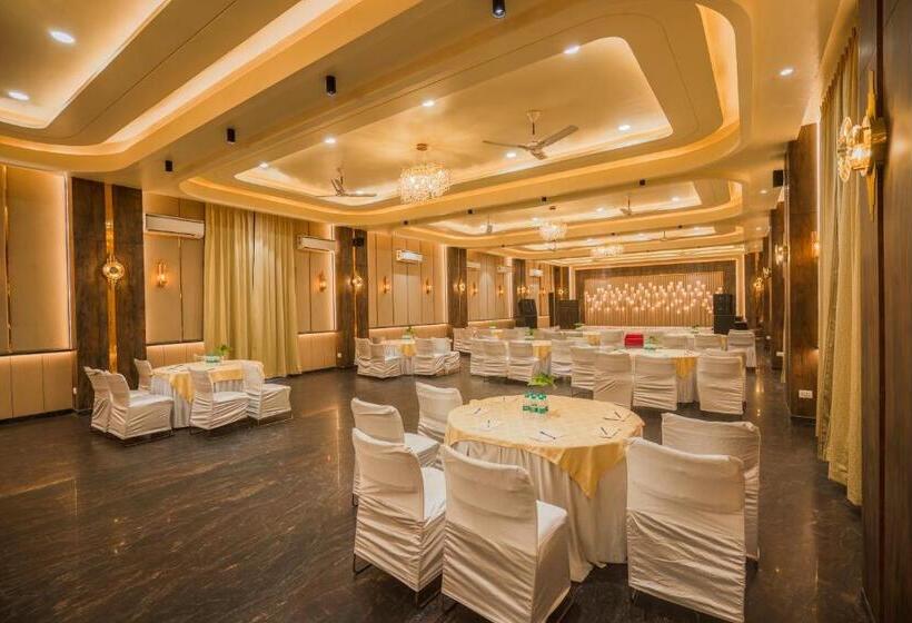 Wood Castle Spa & Resort