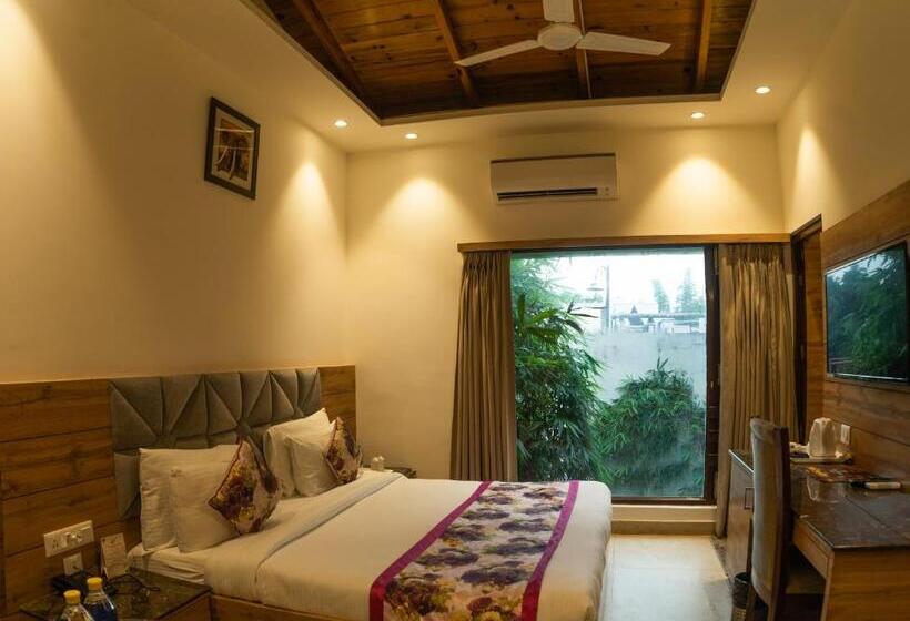 Wood Castle Spa & Resort