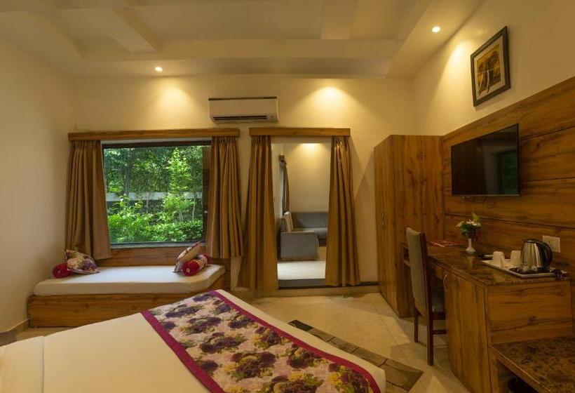 Wood Castle Spa & Resort