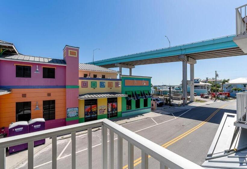 309 Harbour House At The Inn