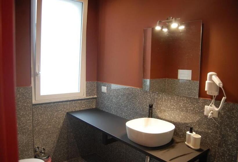 Bed and Breakfast Dimora 81