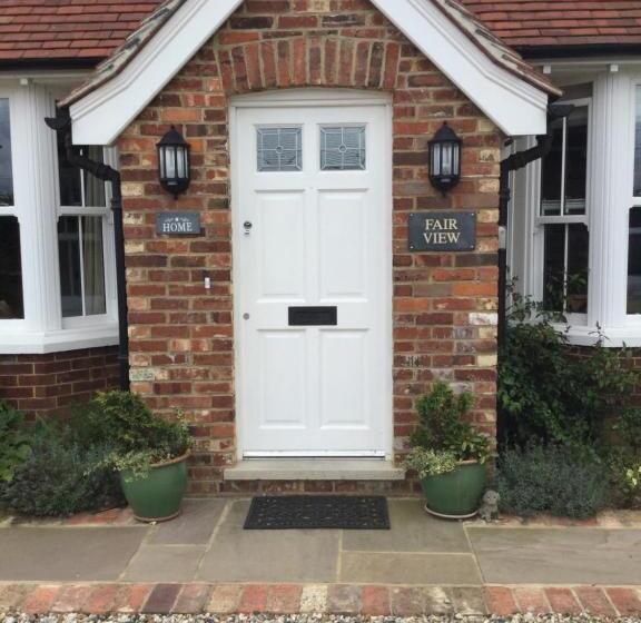 ベッドアンドブレックファースト Fair View