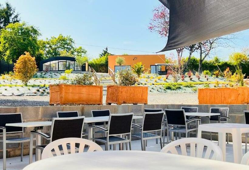 Отель Au Petit Vivoin