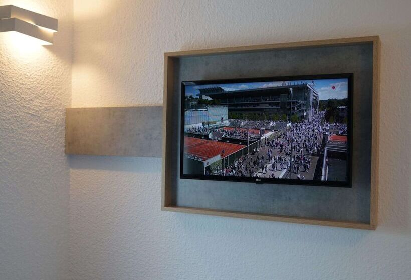 בית מלון כפרי Kyriad Direct Narbonne Sud