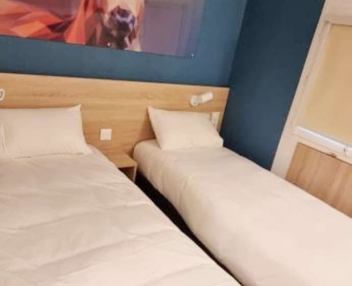 בית מלון כפרי Kyriad Direct Narbonne Sud