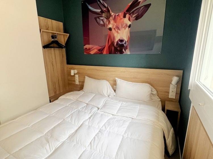 בית מלון כפרי Kyriad Direct Narbonne Sud