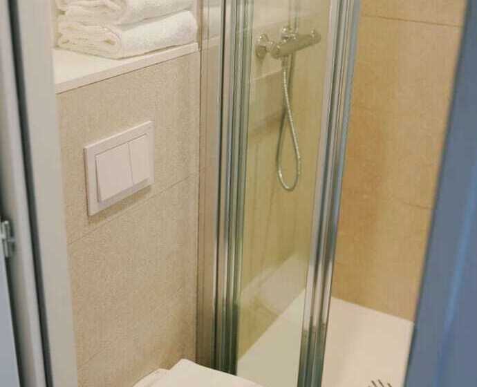 בית מלון כפרי Kyriad Direct Narbonne Sud