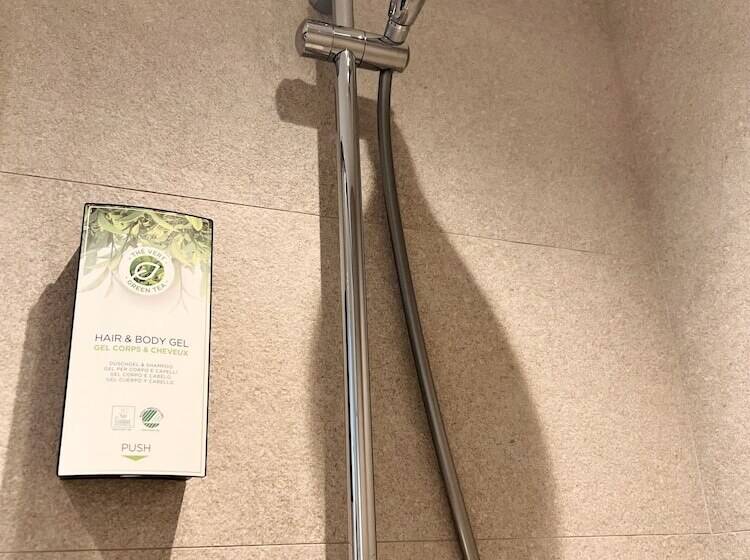 בית מלון כפרי Kyriad Direct Narbonne Sud