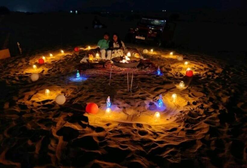 בית מלון כפרי Saffron Luxurious Desert Camp