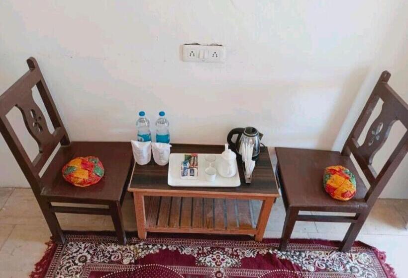 בית מלון כפרי Saffron Luxurious Desert Camp