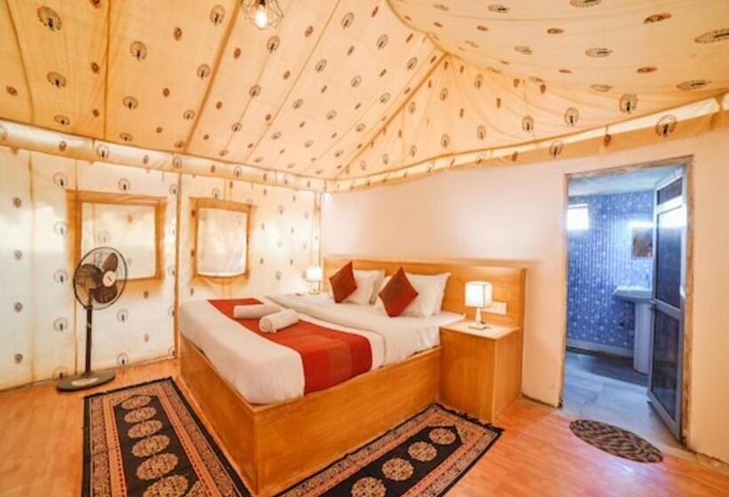 בית מלון כפרי Saffron Luxurious Desert Camp