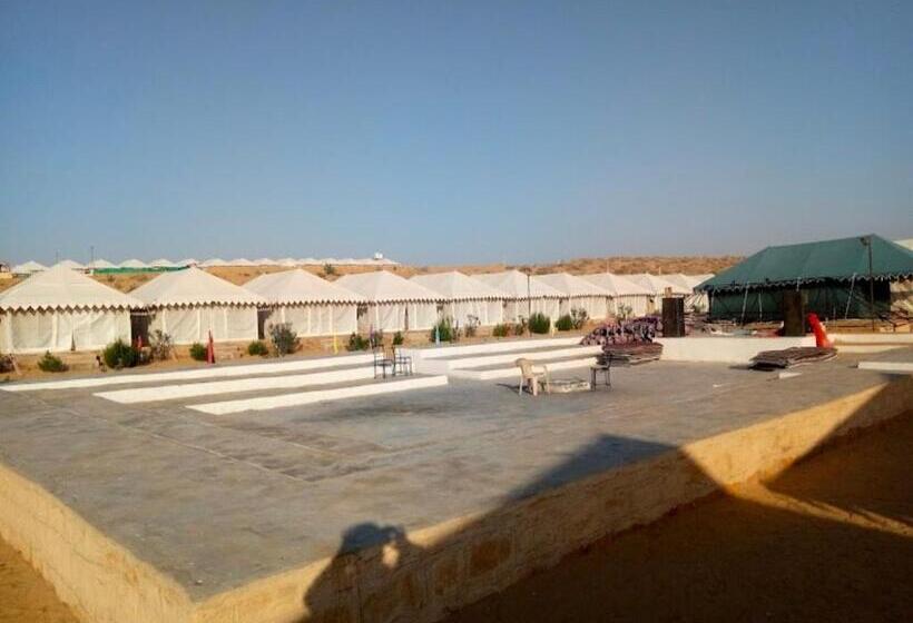 בית מלון כפרי Saffron Luxurious Desert Camp