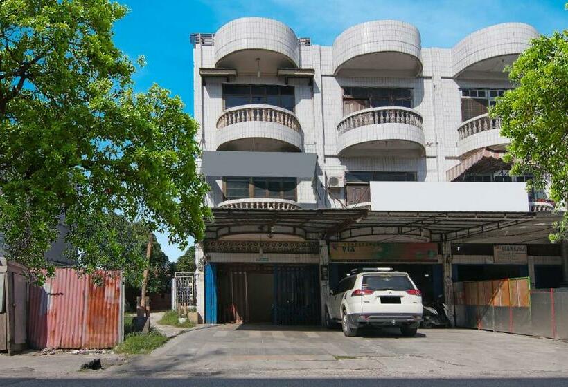 호텔 Oyo 91510 Homestay Utama Syariah