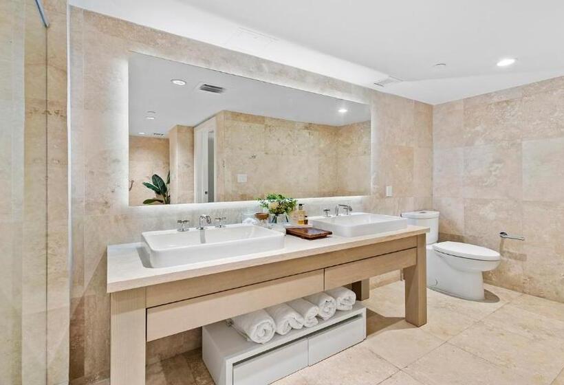 Luxurious Private Condo At 1 Hotel & Homes 1545