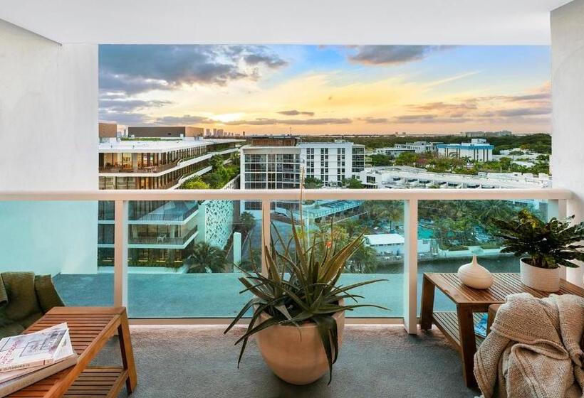 Luxurious Private Condo At 1 Hotel & Homes 1545