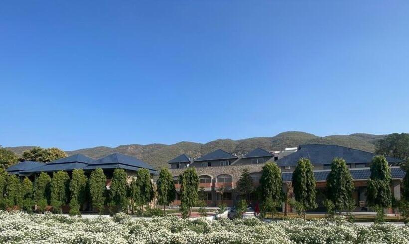 Nature Retreat Resort