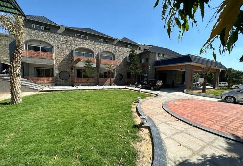 Nature Retreat Resort