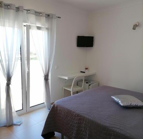 פנסיון Arrifana Guest House