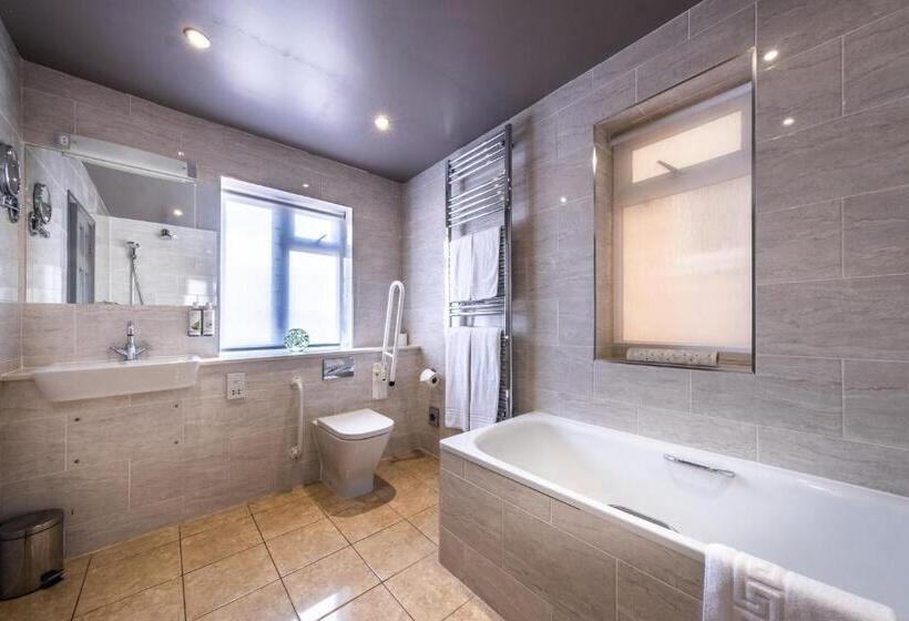 فندق صغير The Cricketers Clavering