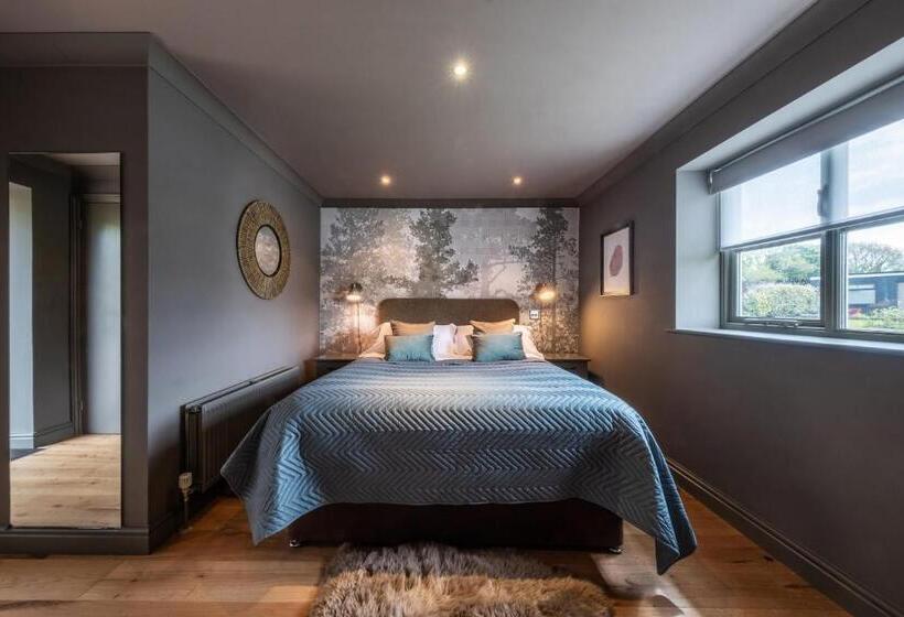 فندق صغير The Cricketers Clavering