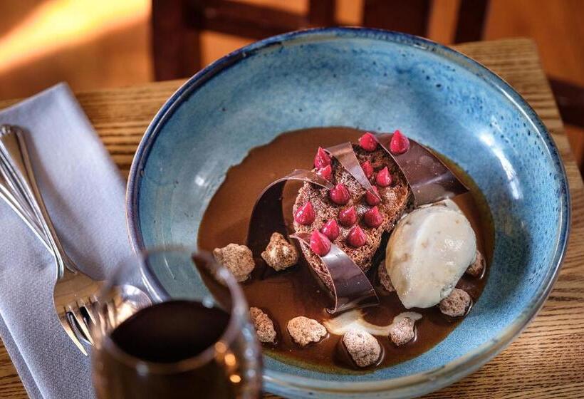 فندق صغير The Cricketers Clavering