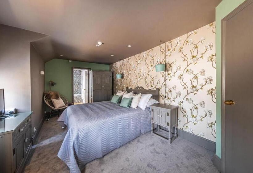 فندق صغير The Cricketers Clavering