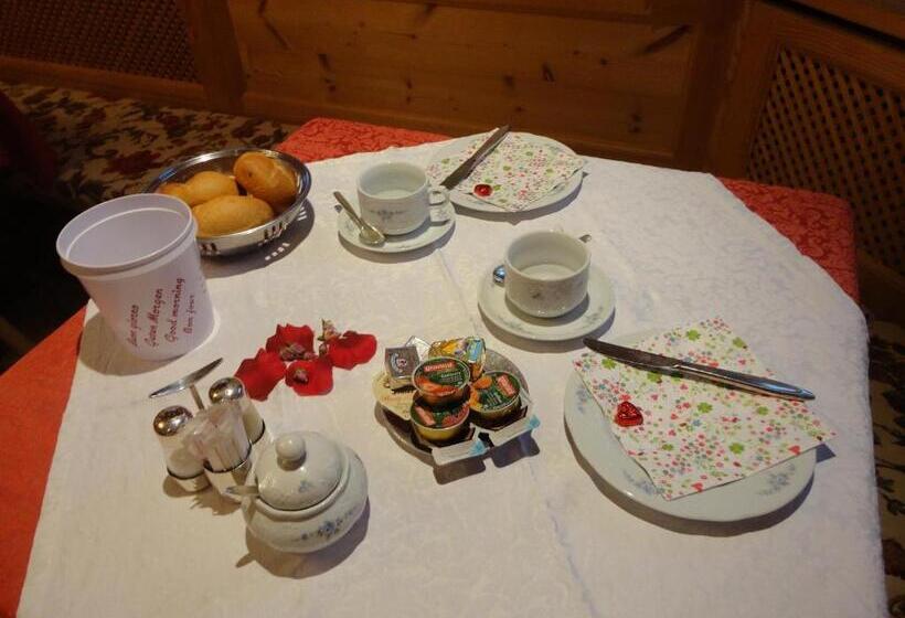 تختخواب و صبحانه Garni Crepaz