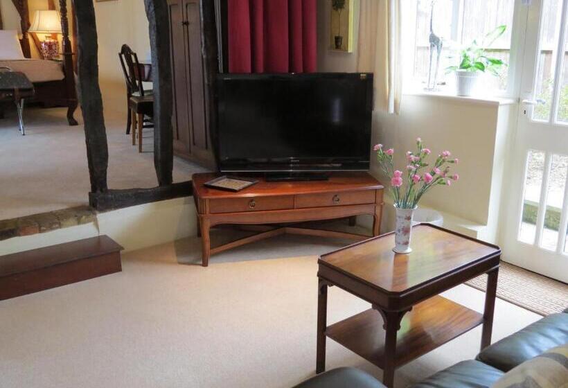 مبيت وإفطار The Greyhound   Historic Former Inn