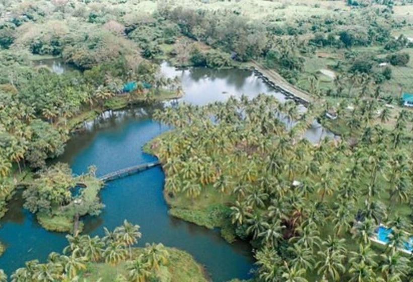 호텔 Caliraya Ecoville Recreation And Farm Resort