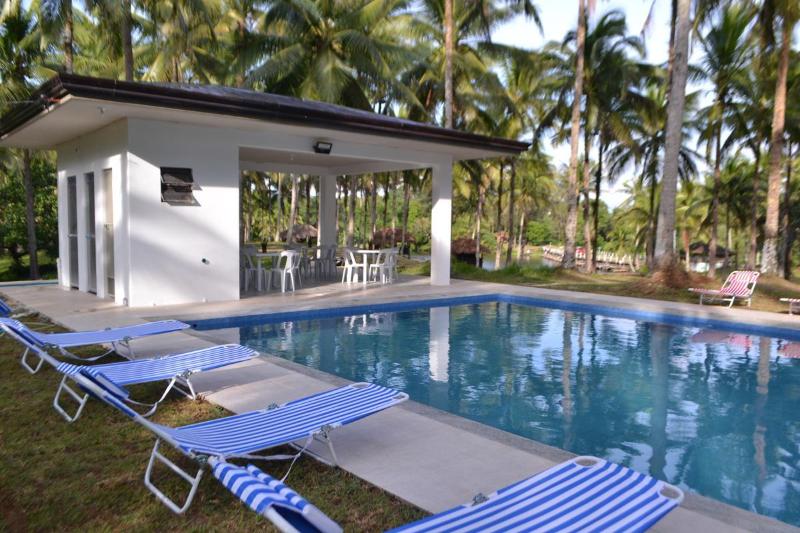 호텔 Caliraya Ecoville Recreation And Farm Resort