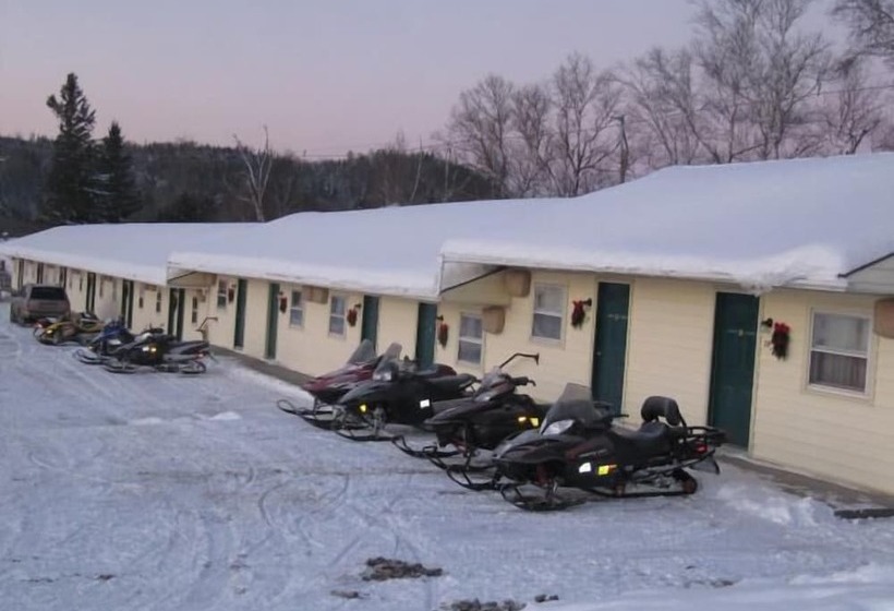 Colebrook C.c. & Motel