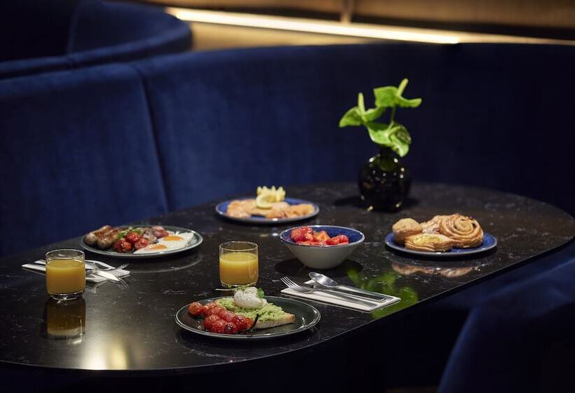 Отель Amano Covent Garden