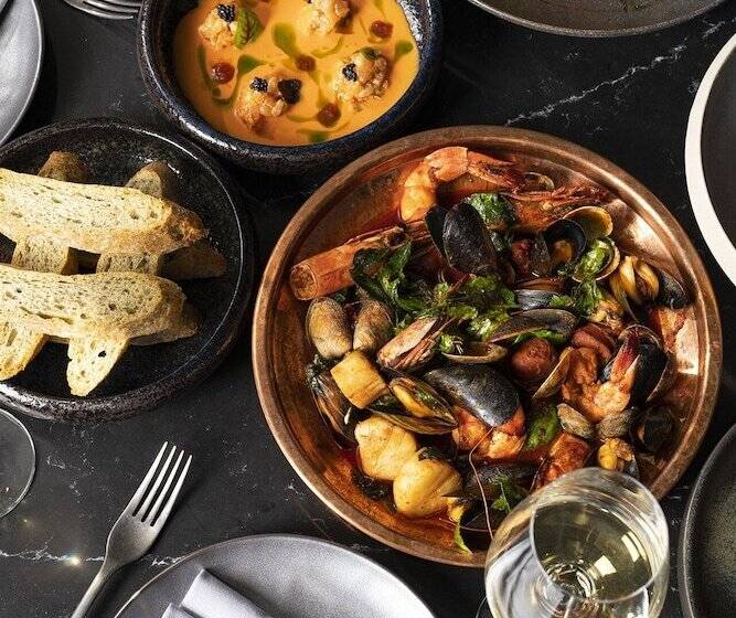 Отель Amano Covent Garden