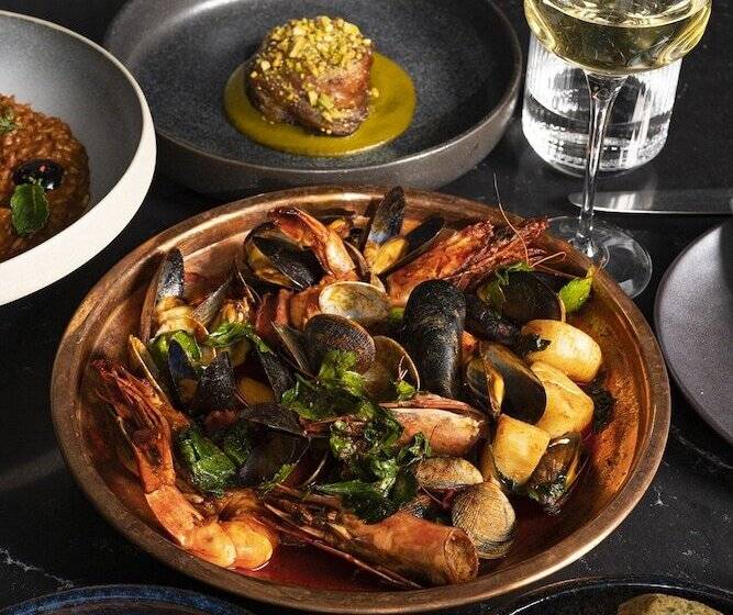 Отель Amano Covent Garden